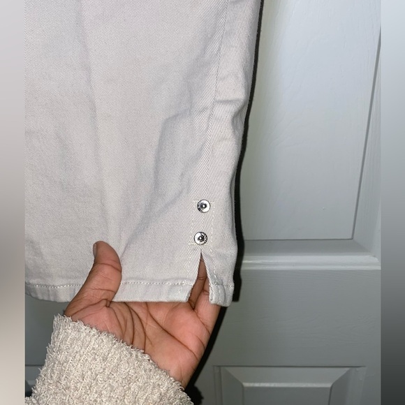 Gloria Vanderbilt Women's Amanda Capri Jeans - Picture 2 of 7